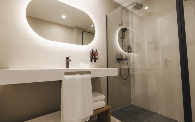 Hotel Mondragon
