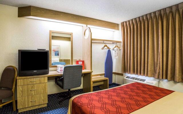 Econo Lodge Denver International Airport