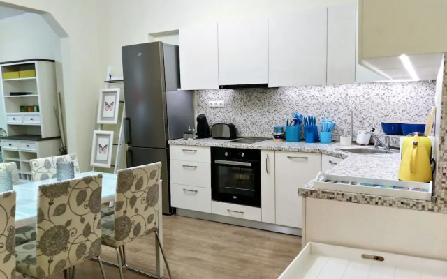 Baratero Red House Apartment