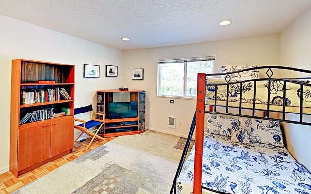 5870 Cloverdale - 4 Br Home