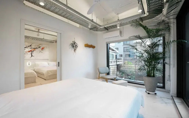 F9 Tailor Serviced Home near Hongik Univ