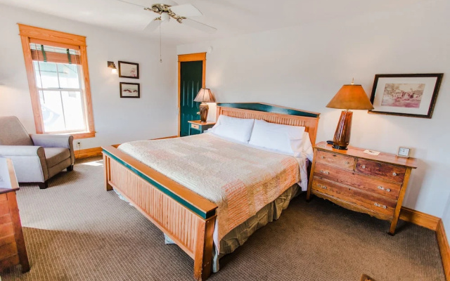 Roanoke Island Inn