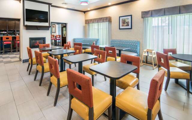 Clarion Inn & Suites Weatherford South