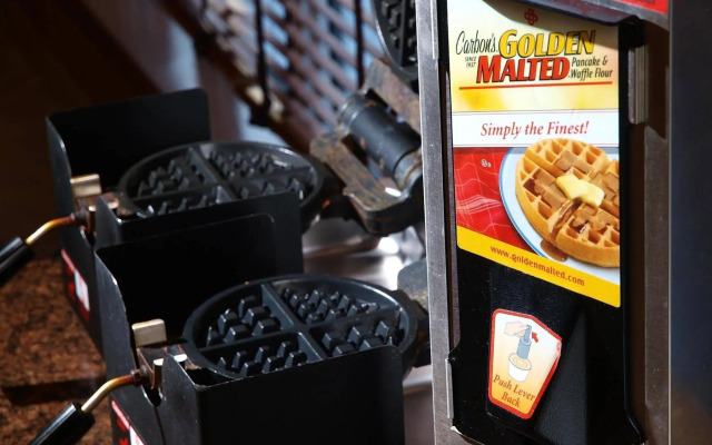 Best Western Plus Pembina Inn & Suites