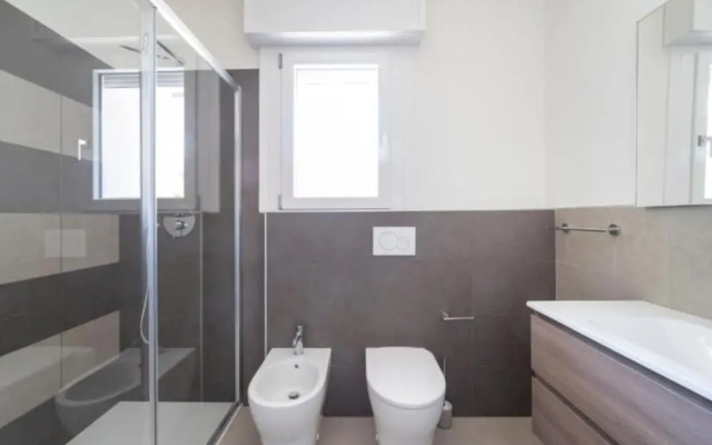 Newly Renovated Modern two Room Apartment