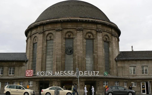 Tuzzini Köln Apartment Köln Messe