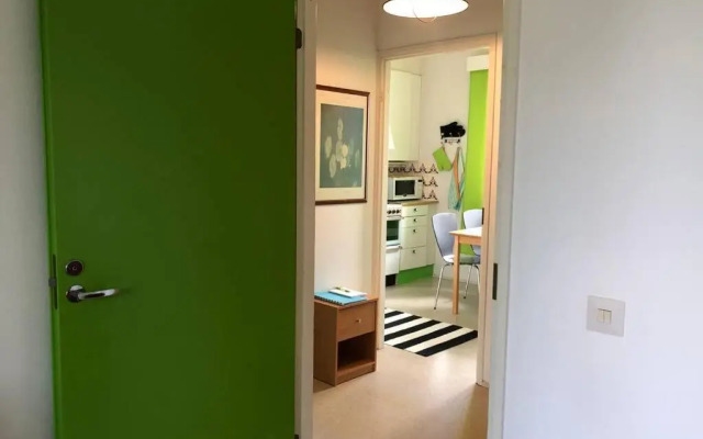 Värikäs puutalokaksio 1-6 hlölle, ilm parkit