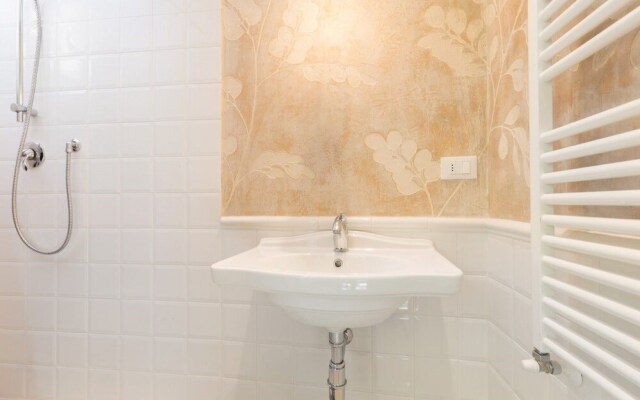 Charming Garden Niche