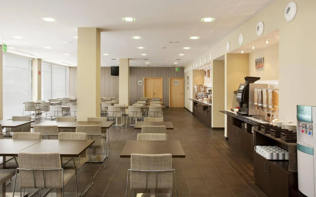 Holiday Inn Express Barcelona - Sant Cugat by IHG