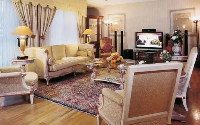 Parsian Esteghlal International Hotel
