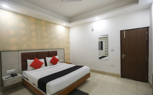 Hotel Noida Suites