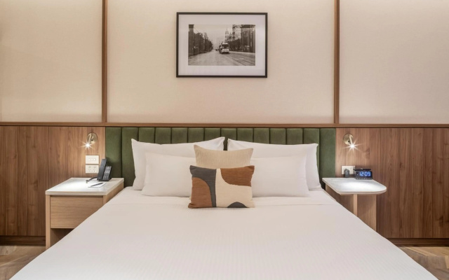 Amora Herencia Riverwalk Melbourne – Guest Rooms – Melbourne