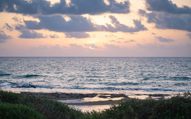 Sunny Haven Sea View Escape by Sea N Rent