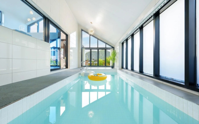 Danyang Dandelion Pool Villa