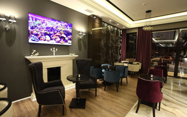 Senator Hotel