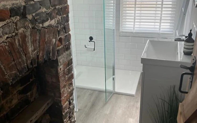 2 Bed Grade 2 - Dates Back to 1500's