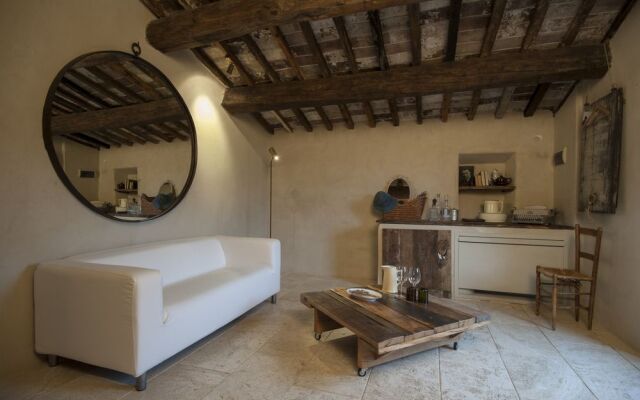 Follonico 4 Suite B&B
