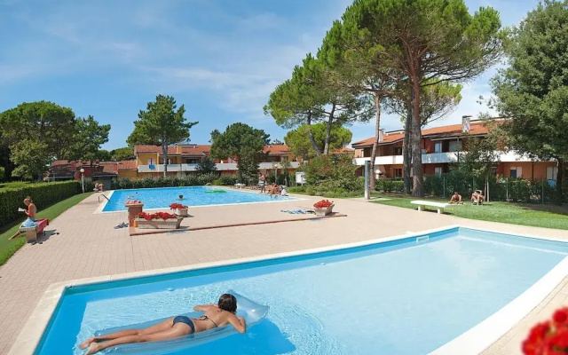 Villas Nautilus With Shared Pool in Bibione