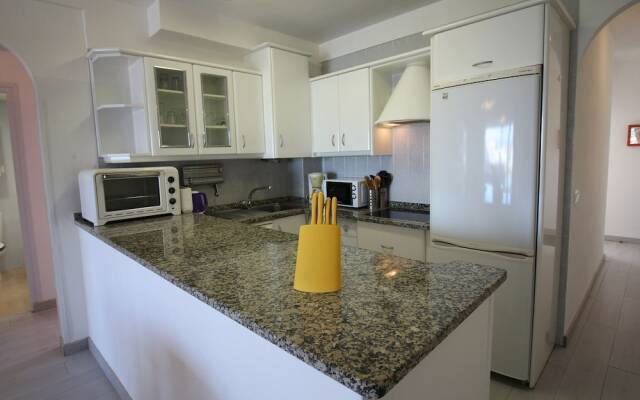 Apartment with a view of the canal and wide surroundings