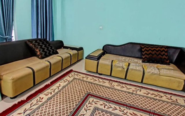 Hotel O Homestay Bang HajiNearLapangan Penujak ( Inen Gonggang)