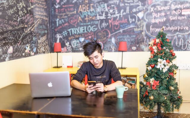The Hive Singapore Hostel
