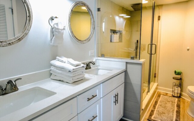 Ocean Creek Kk-14 2 Bedroom Condo by RedAwning