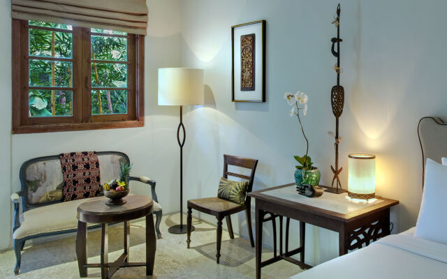 Room & Vespa 3