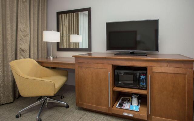 Hampton Inn & Suites Knoxville Papermill Drive