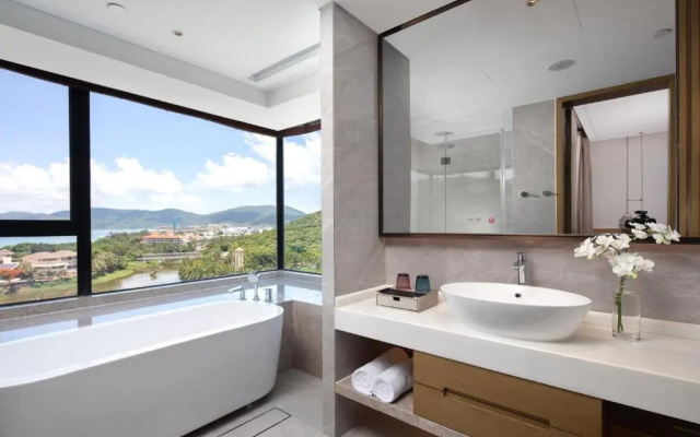 Holiday Inn  and Suites Sanya Yalong Bay by IHG