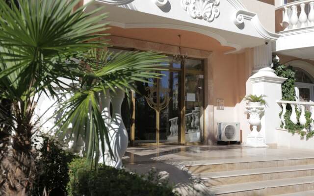 Luxury Apartment in Anastasia Palace