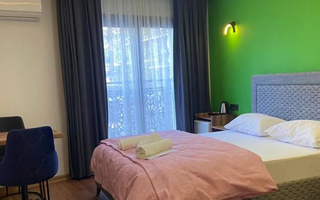 Renk Otel Karşıyaka