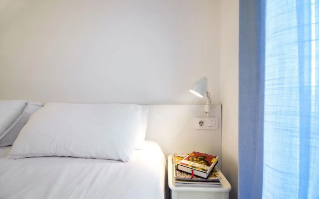 Happy People Gaudi Sant Pau