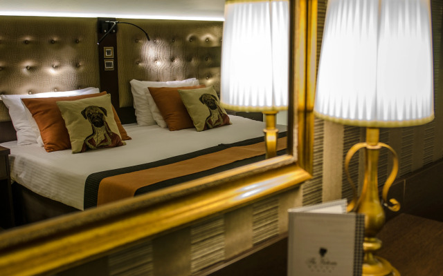 AX The Victoria Hotel