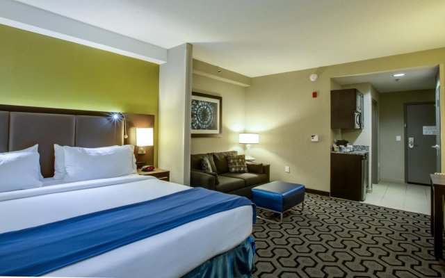 Holiday Inn Express Hotel & Suites Charleston Arpt-Conv Ctr, an IHG Hotel