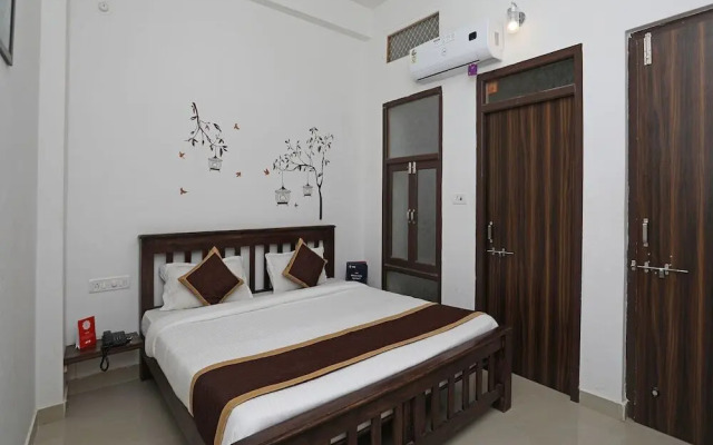 Hotel The Regal Inn by OYO Rooms