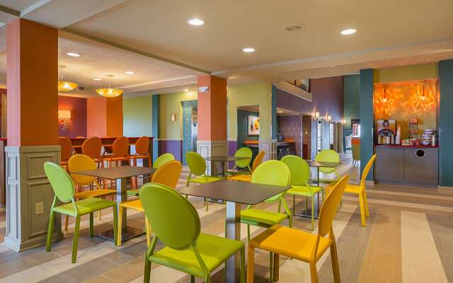 Clarion Inn & Suites
