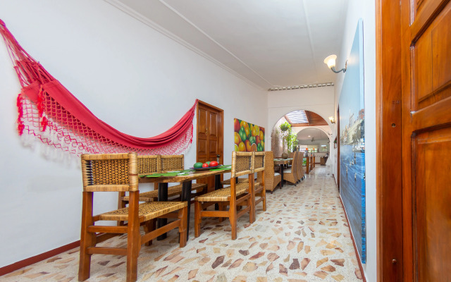 Hotel Ayenda Casa Cano 1805