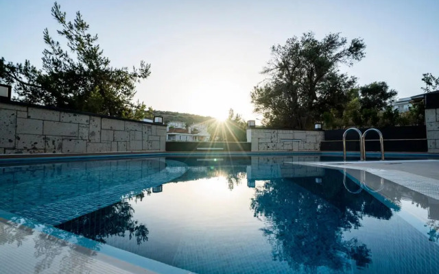 Ayayorgi̇ Homes & Hotels