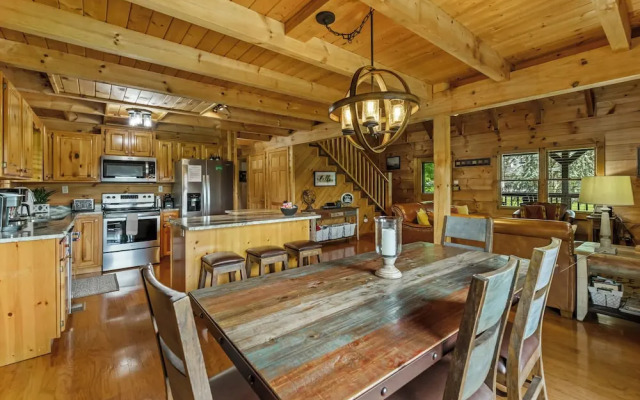 Cabin w/ Hot Tub, Theater & Games!