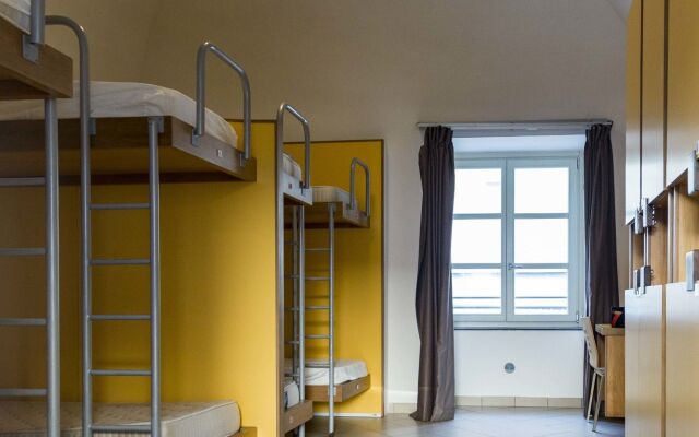 Seven Hostel