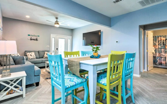 Charming Coastal Getaway, Near Beach & Pier!