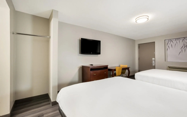 OYO Hotel Edison NJ Route 1