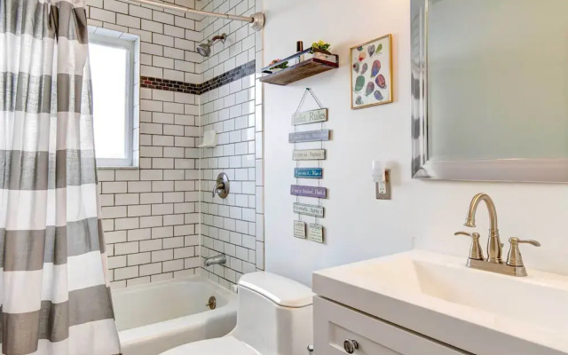 Pet-friendly Denver Home: Walk to Restaurants