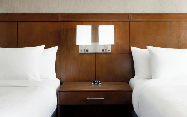 Holiday Inn Hotel Woodland Hills (Warner Ctr)