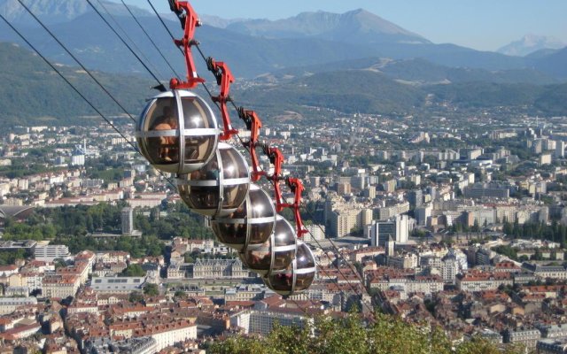 ibis Grenoble Université
