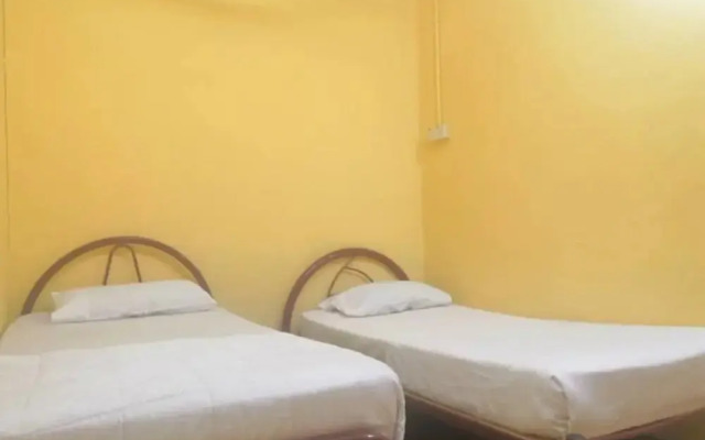 Merkang Guesthouse Pasir Puteh by OYO