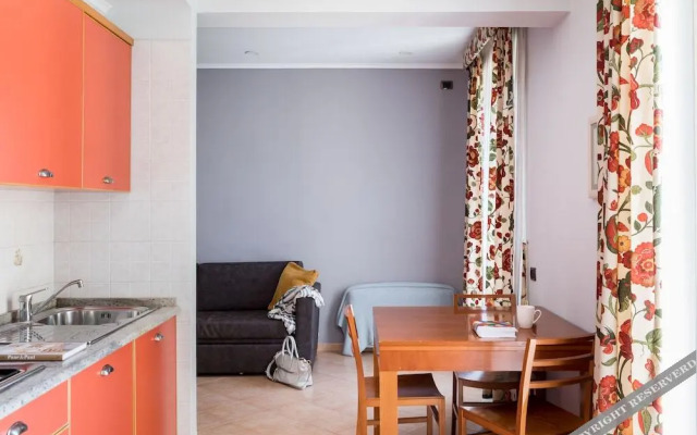 Crosti Apartments Hotel