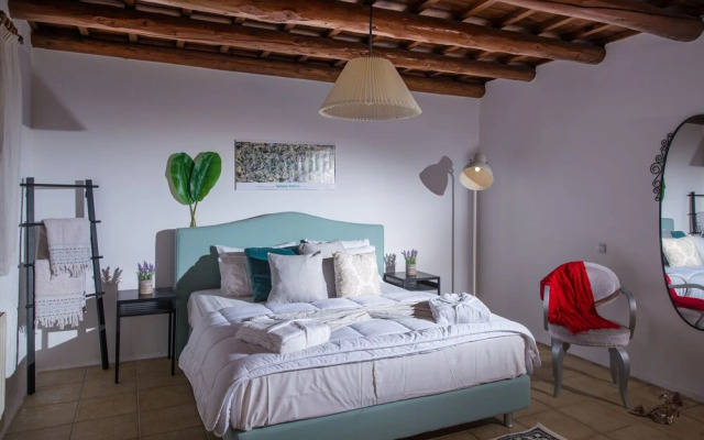 Koutouloufari House by Checkin