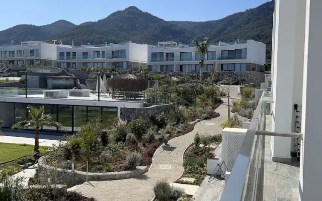 Hermes Penthouse Apartment With Mountain View