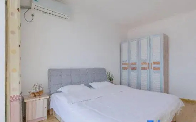 West Coast Seaview Apartment